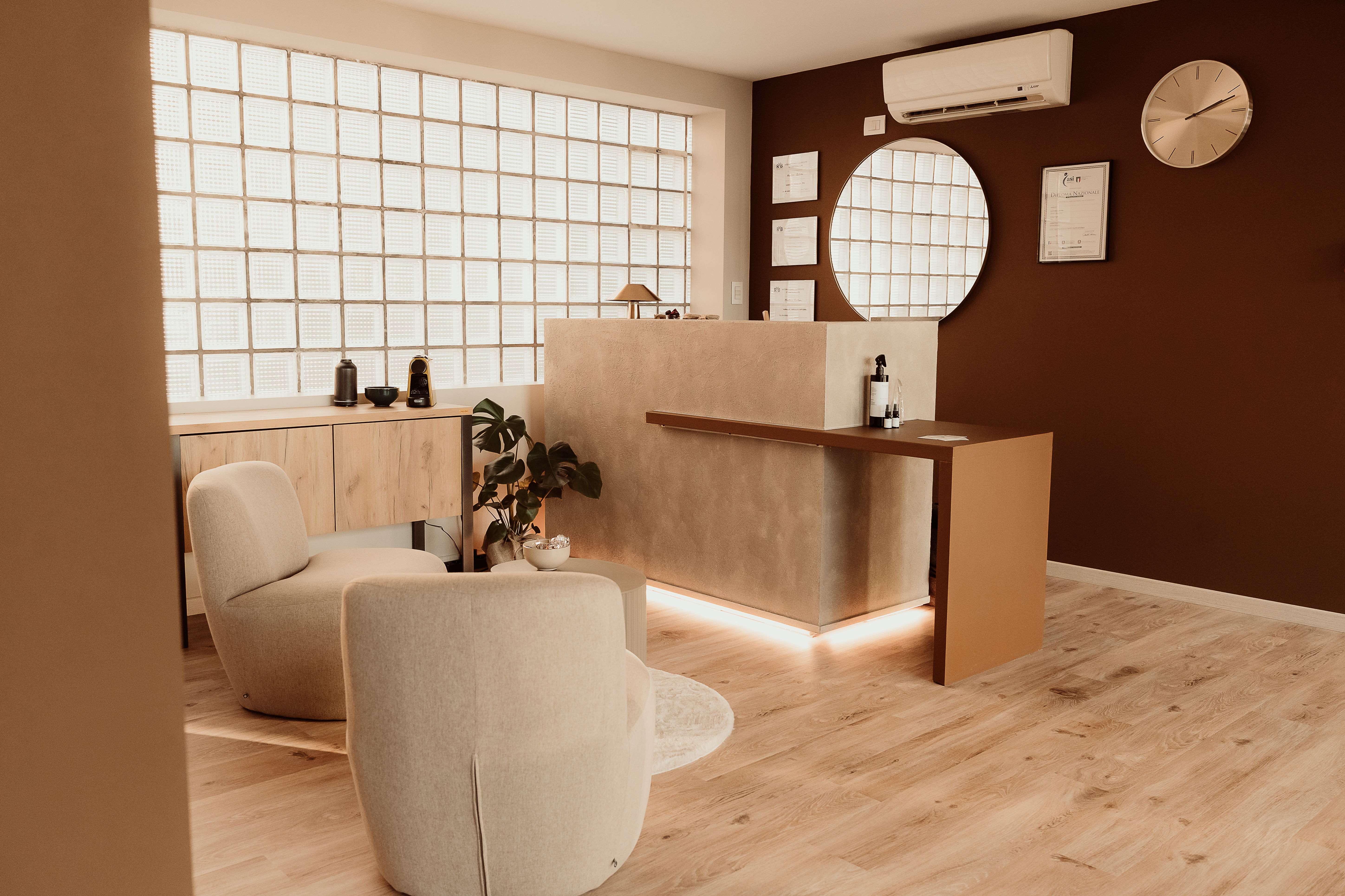 Atmosfera dello studio BE YOU — spazi caldi e accoglienti